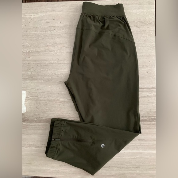 Lululemon Cropped Adapted State Joggers 4 - Picture 6 of 9